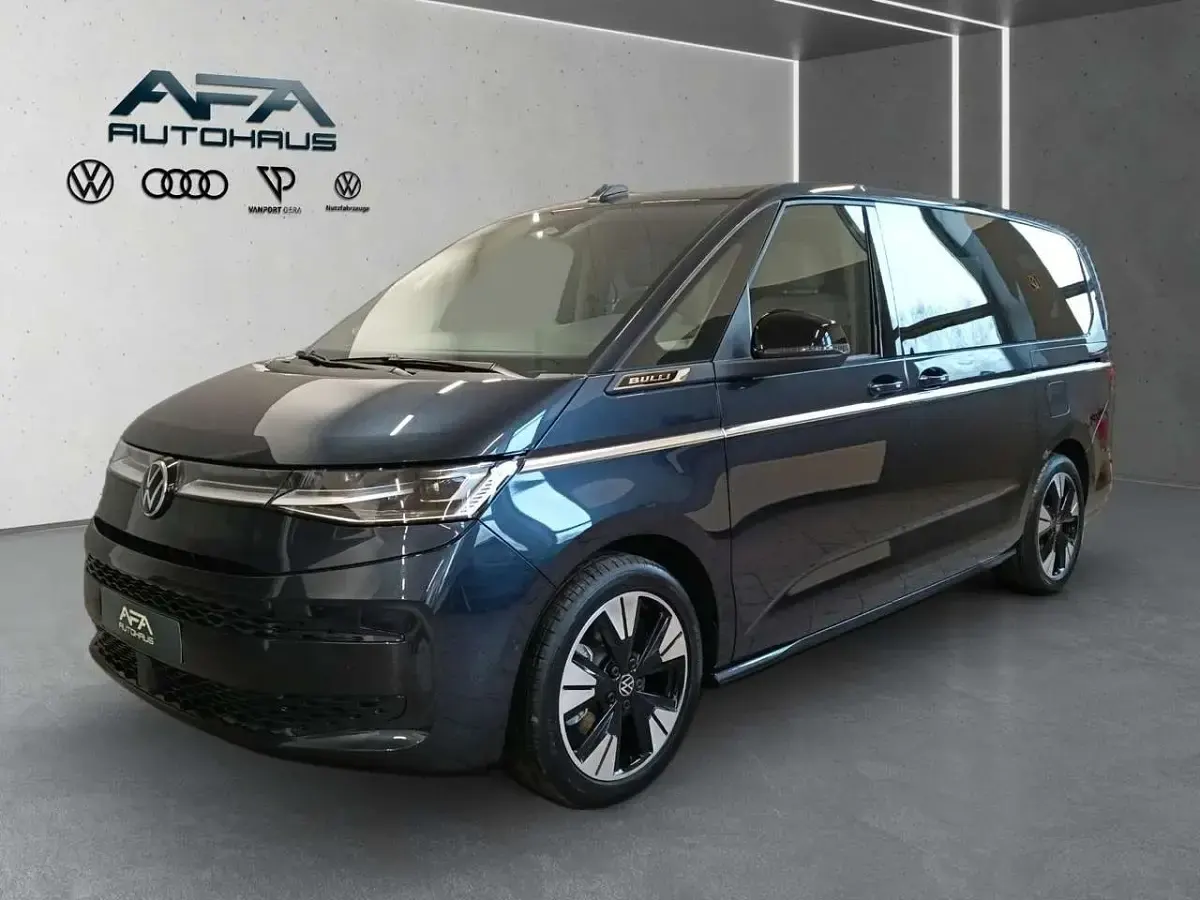 Neu VW Multivan 150 PS (110 kW) 2026 Starlight blue metallic Van / Kleinbus
