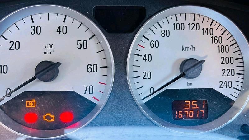 Second-hand Opel Astra 147 CP (108 kW) 2000 Verde Coupe