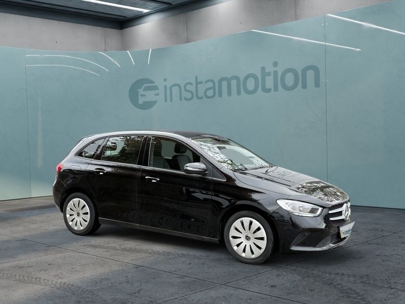 Schwarz Gebraucht 2022 Mercedes B250e Van / Kleinbus | 23.000 € (Guter Preis) - Bild 1/4