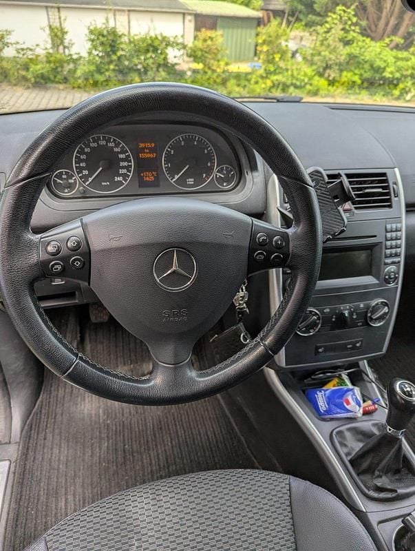 Schwarz Gebraucht 2010 Mercedes A160 Kleinwagen | 4.100 € (Fairer Preis) - Bild 1/4