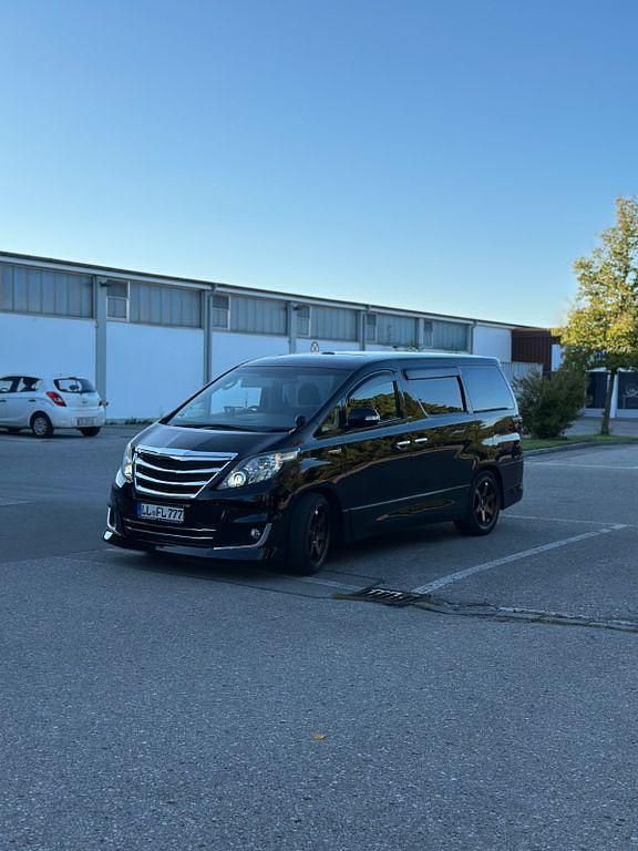Schwarz Gebraucht 2014 Toyota Alphard Van / Kleinbus | 25.000 € - Bild 1/4