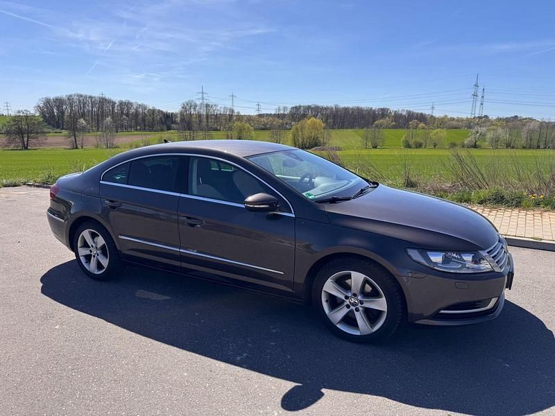Usado VW CC 140 HP (102 kW) 2014 Castanho Sedan