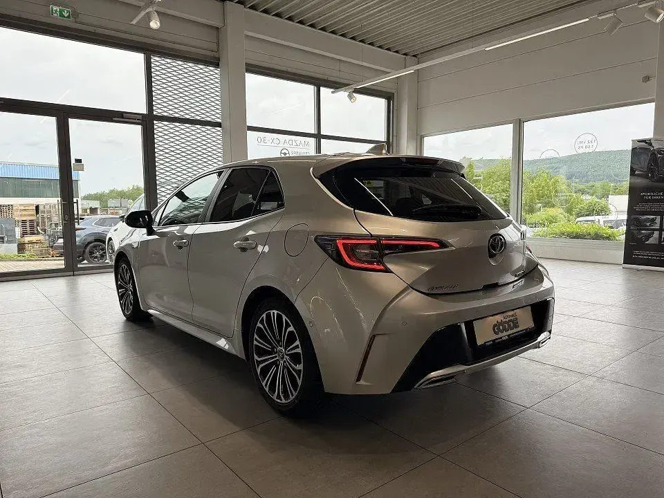 Gebraucht Toyota Corolla Hybrid 184 PS (135 kW) 2020 Grau Limousine