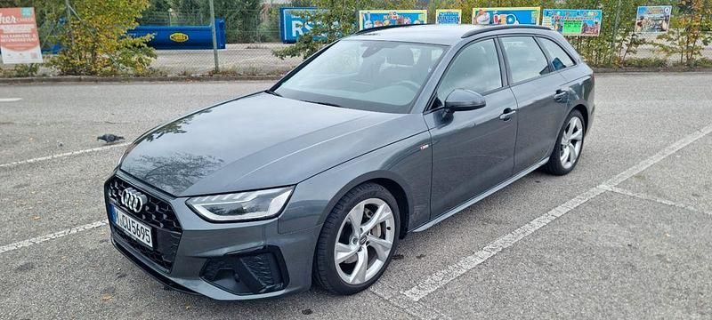 Grau Gebraucht 2020 Audi A4 S-Line Kombi | 24.550 € (Teuer) - Bild 1/4