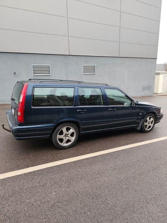 Używany Volvo V70 239 KM (175 kW) 1997 Purpurowy Kombi
