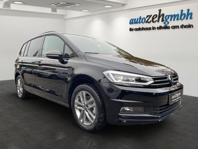 Gebraucht VW Touran Comfortline 150 PS (110 kW) 2024 Deep black perleffekt Van / Kleinbus