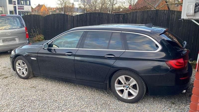 Gebraucht BMW 530 245 PS (180 kW) 2011 Schwarz Kombi