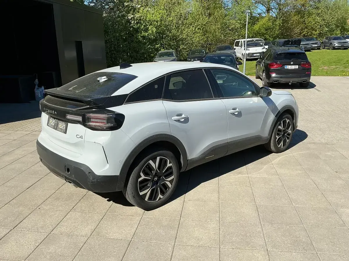 Gebraucht Citroën C4 132 PS (97 kW) 2025 Weiß SUV
