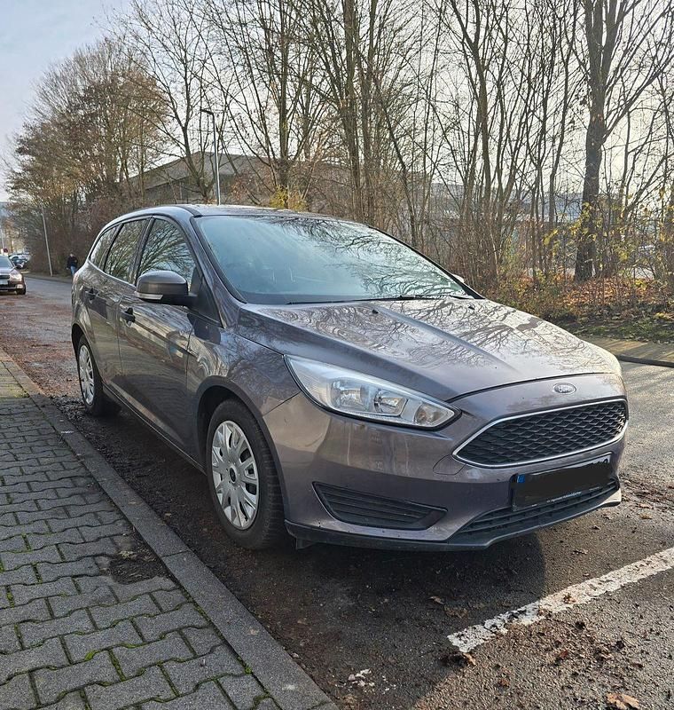 Gebraucht Ford Focus Trend 101 PS (74 kW) 2015 Braun Kombi