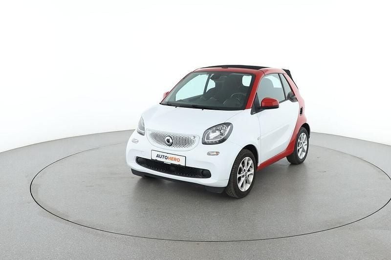 Weiß Gebraucht 2018 Smart ForTwo Cabrio Basis Cabrio | 16.240 € (Fairer Preis) - Bild 1/3