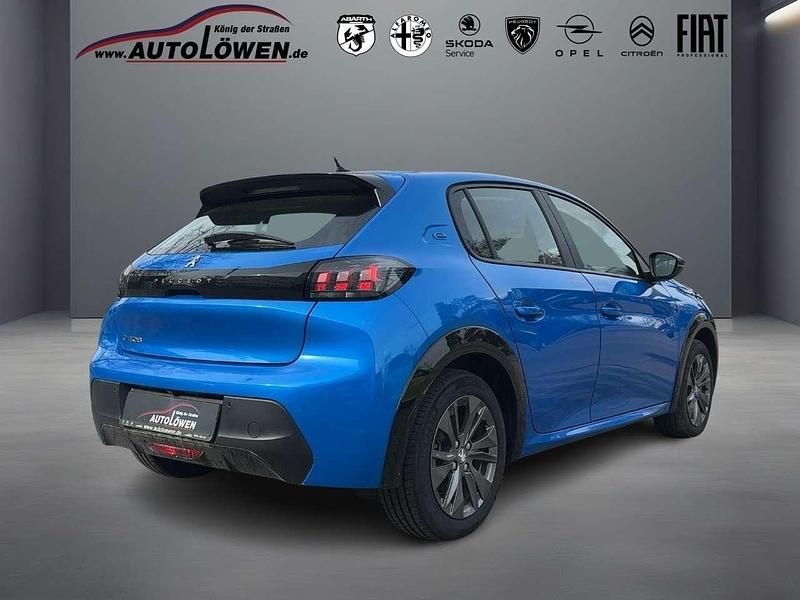 Gebraucht Peugeot e-208 Active 100 kW (136 PS) 2023 Vertigo blau Kleinwagen