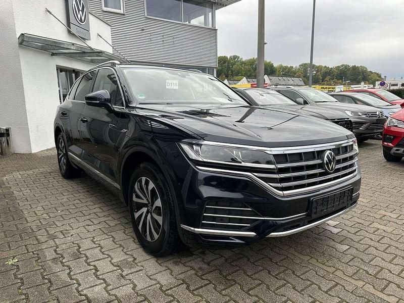 Gebraucht VW Touareg 286 PS (210 kW) 2021 Moonlight blue perleffekt SUV
