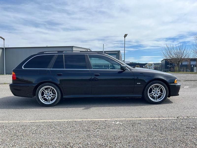 Gebraucht BMW 530 Basis 231 PS (169 kW) 2001 Schwarz Kombi