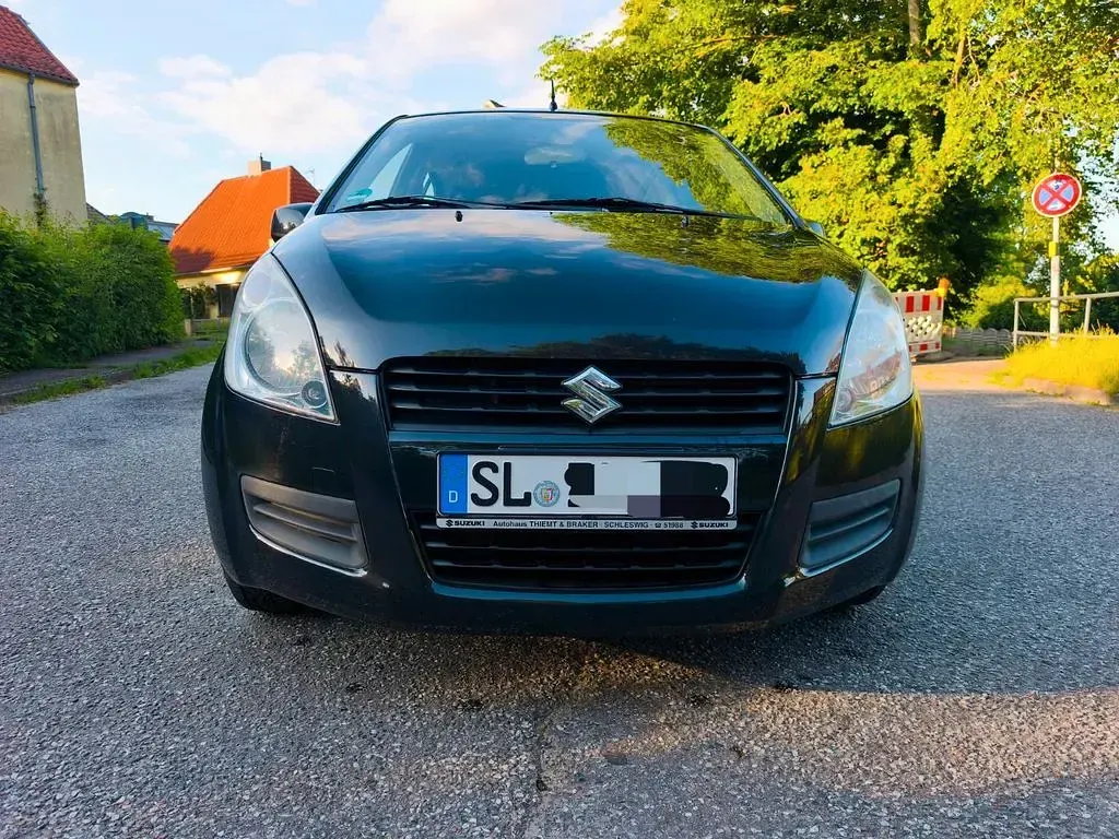 Gebraucht Suzuki Splash 68 PS (50 kW) 2009 Schwarz Kleinwagen