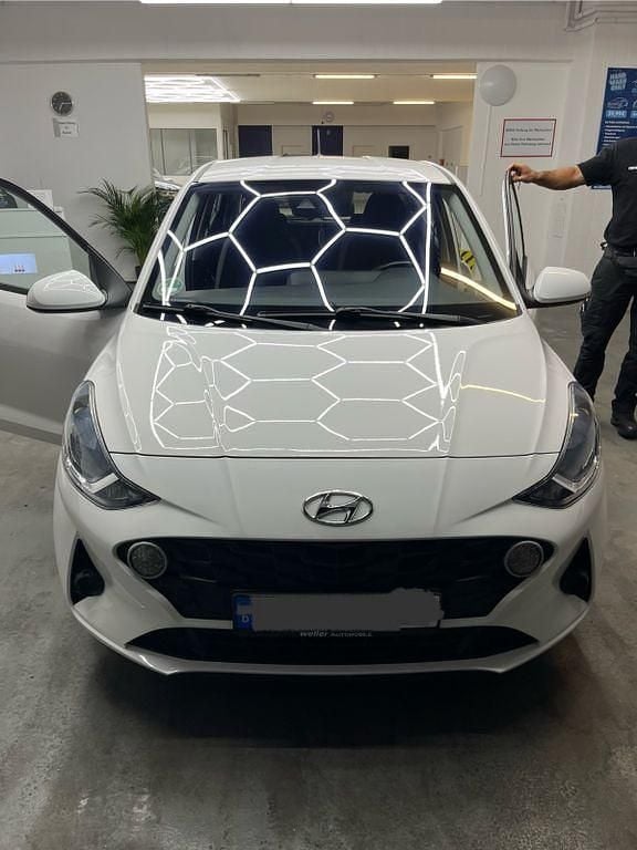 Weiß Gebraucht 2021 Hyundai i10 Trend Kleinwagen | 9.500 € (Superpreis) - Bild 1/4