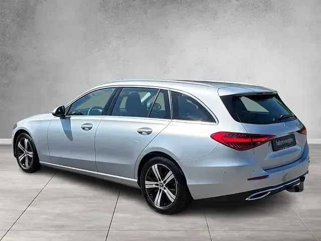 Gebraucht Mercedes C220 Avantgarde 197 PS (144 kW) 2025 Kombi