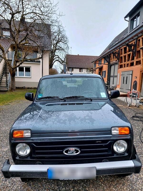 Gebraucht Lada niva 83 PS (61 kW) 2021 Grau SUV