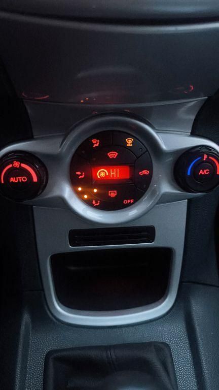 Gebraucht Ford Fiesta Titanium 82 PS (60 kW) 2011 Schwarz Kleinwagen