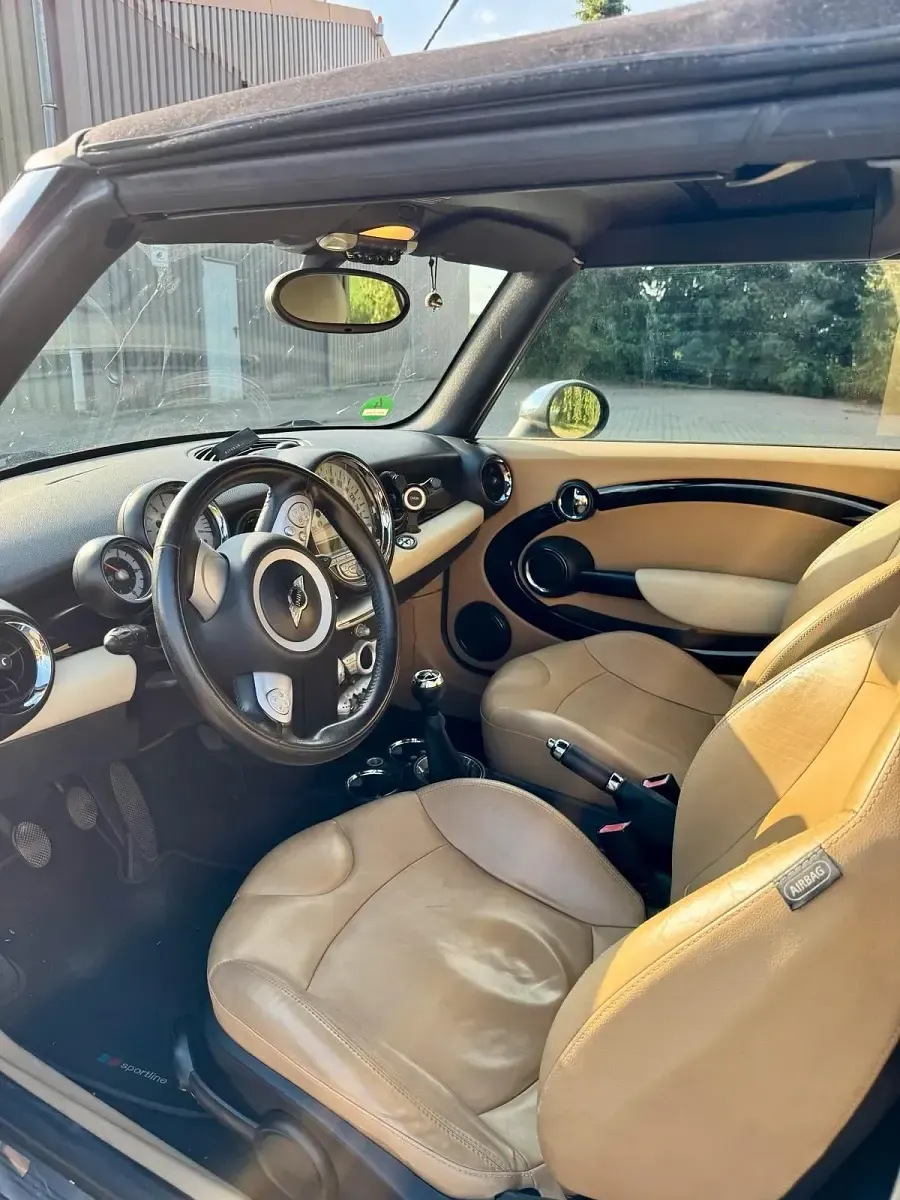 Gebraucht Mini Cooper Cabriolet 122 PS (89 kW) 2011 Schwarz Cabrio