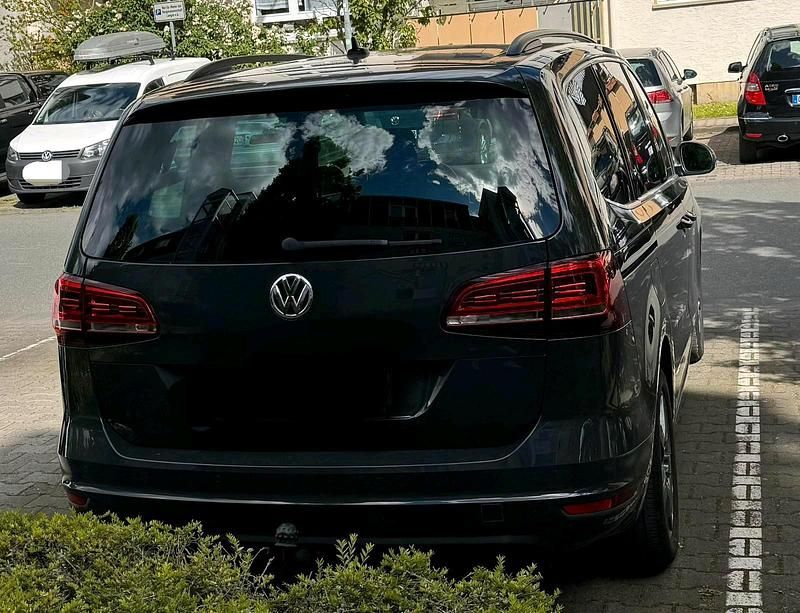Gebraucht VW Sharan 115 PS (84 kW) 2020 Schwarz Van / Kleinbus