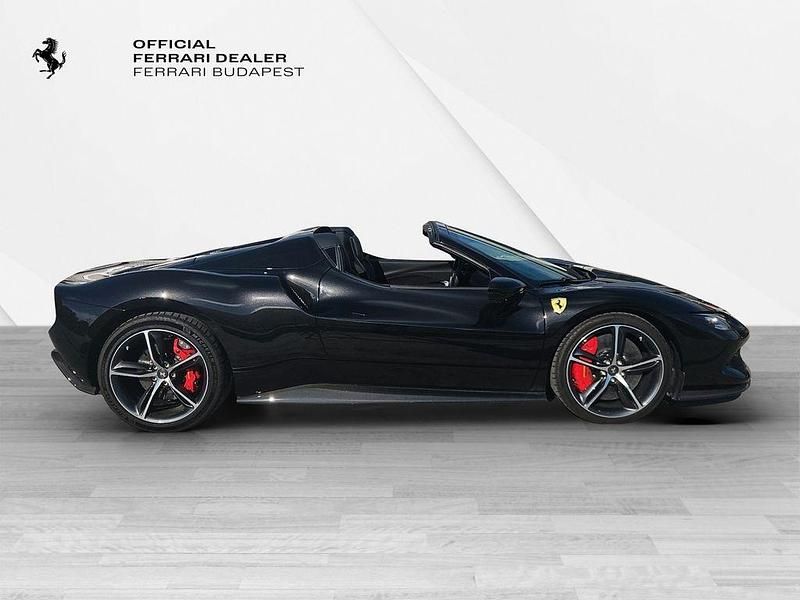 Second-hand Ferrari 296 829 CP (609 kW) 2024 Negru Cabrio