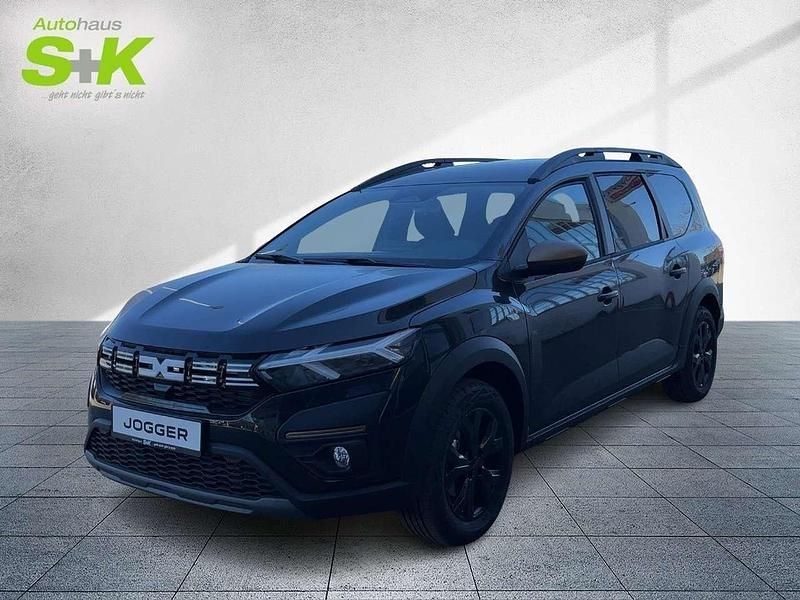 Perlmuttschwarz metallic (schwarz) Neu 2025 Dacia Jogger Extreme Van / Kleinbus | 26.980 € (Fairer Preis) - Bild 1/4