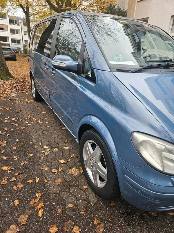 Blau Gebraucht 2005 Mercedes Viano Van / Kleinbus | 4.800 € (Guter Preis) - Bild 1/4