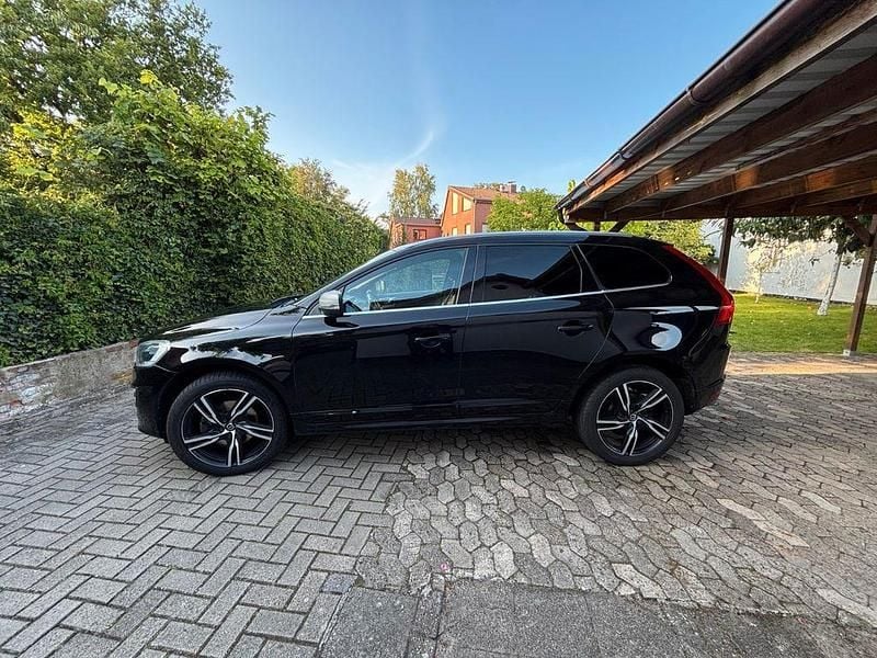 Schwarz Gebraucht 2016 Volvo XC60 Ocean Race SUV | 19.000 € (Fairer Preis) - Bild 1/4