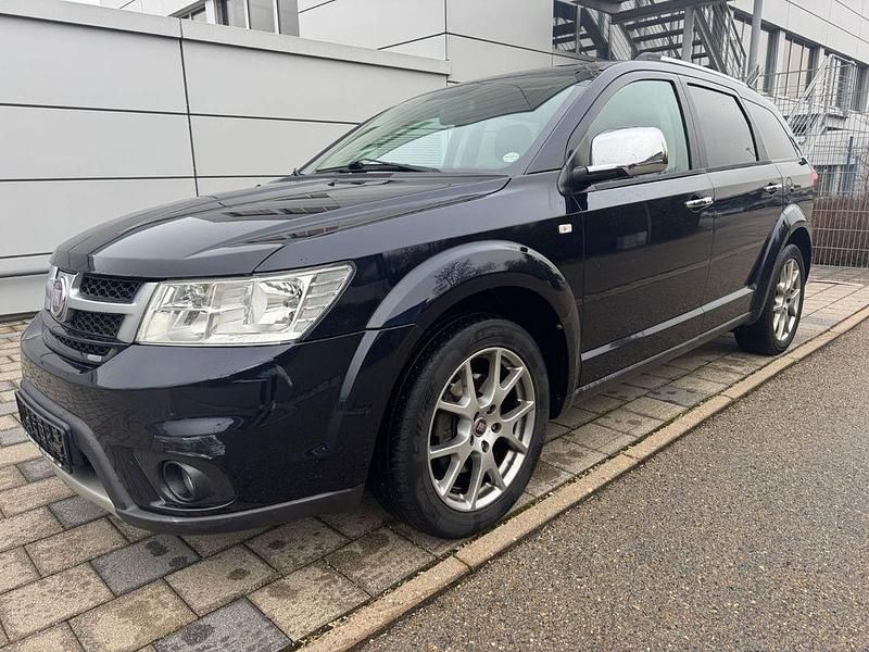 Schwarz Gebraucht 2012 Fiat Freemont My Freemont SUV | 7.990 € (Fairer Preis) - Bild 1/4