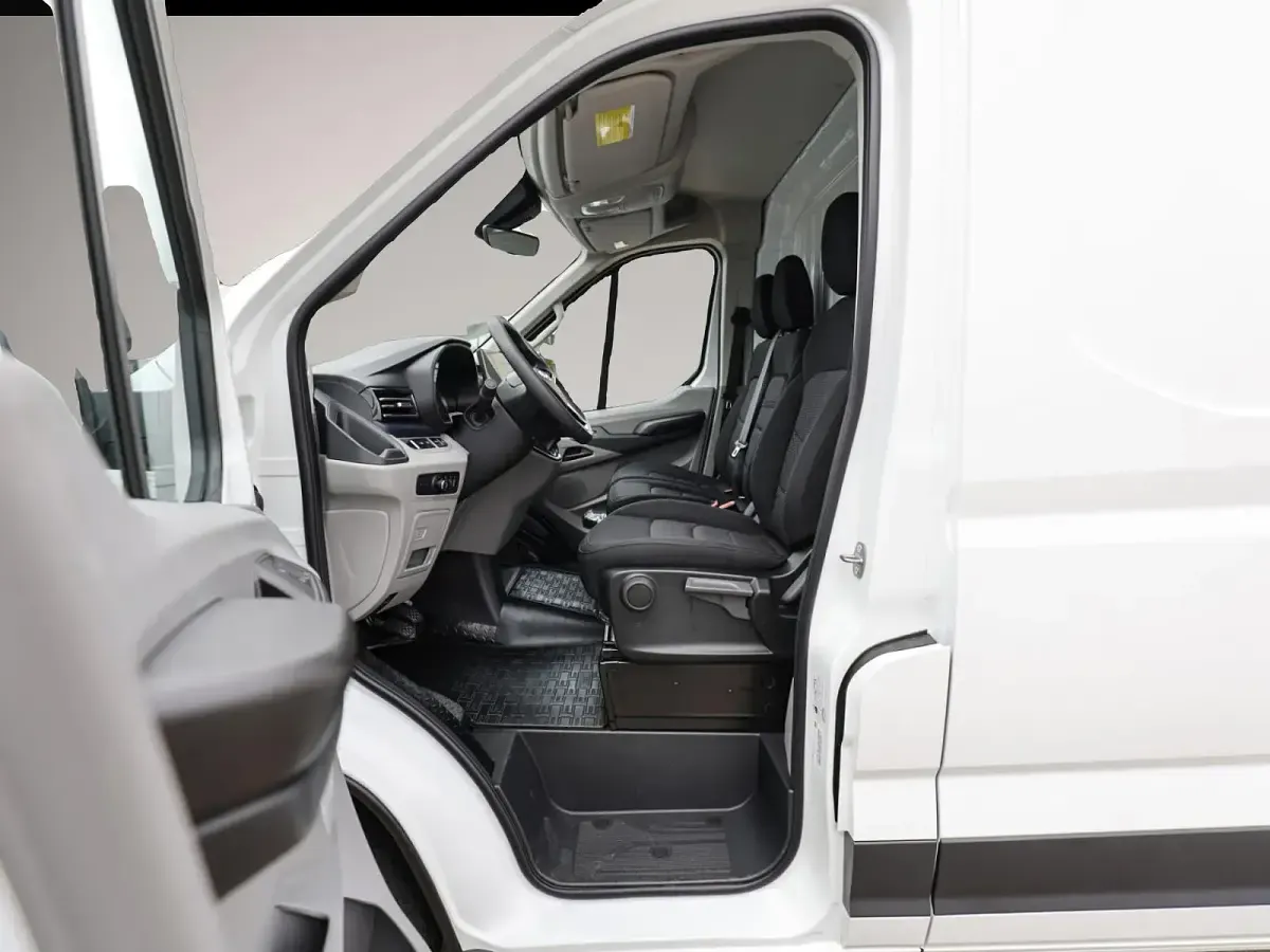 Neu Maxus V90 148 PS (108 kW) 2026 Manufacturer Van