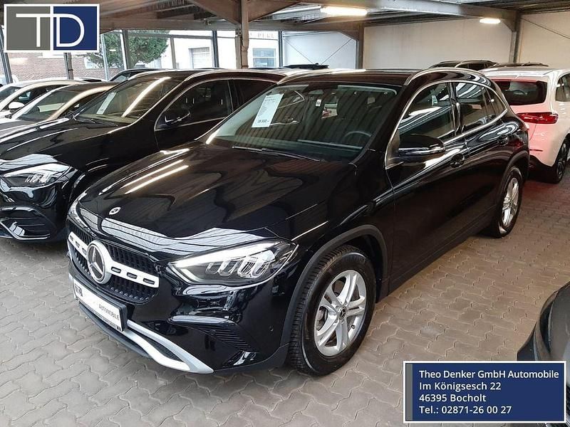 Schwarz Gebraucht 2025 Mercedes GLA180 SUV | 38.900 € (Fairer Preis) - Bild 1/4