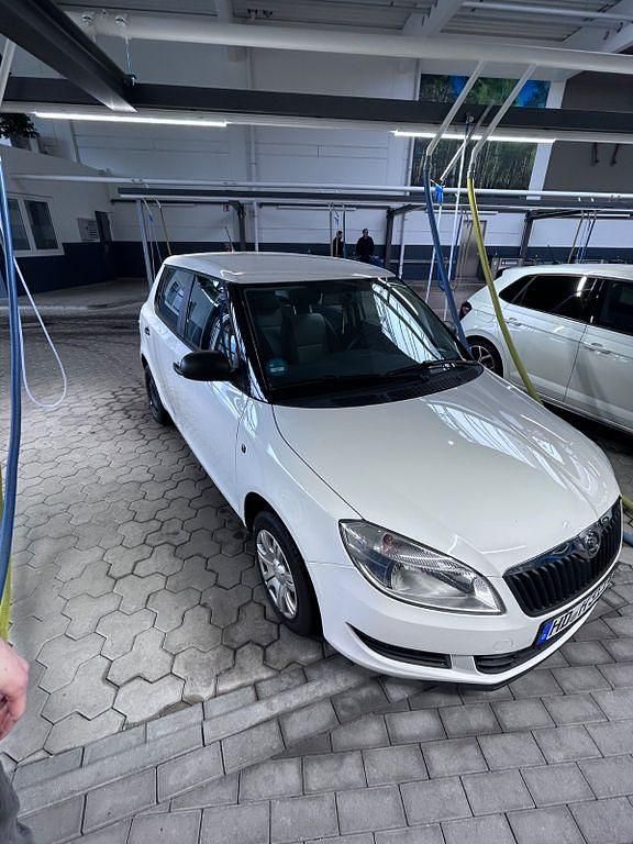 Gebraucht Skoda Fabia Active 60 PS (44 kW) 2014 Weiß Limousine