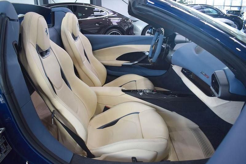 Neu Ferrari 296 829 PS (609 kW) 2025 Blau Cabrio