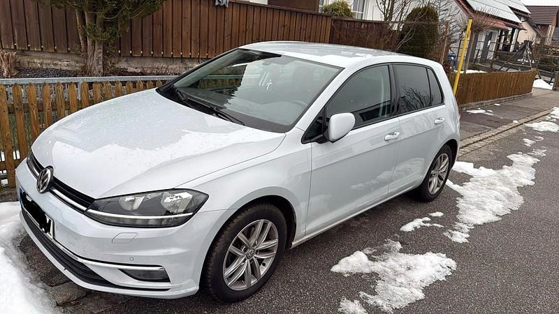 Gebraucht VW Golf VII 150 PS (110 kW) 2017 Weiß Kleinwagen