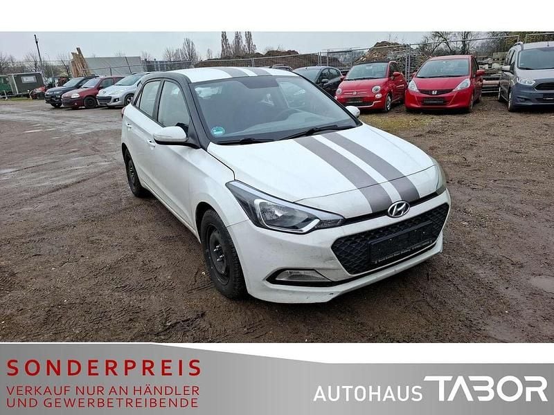 Gebraucht Hyundai i20 GO! 75 PS (55 kW) 2017 Polar white Kleinwagen