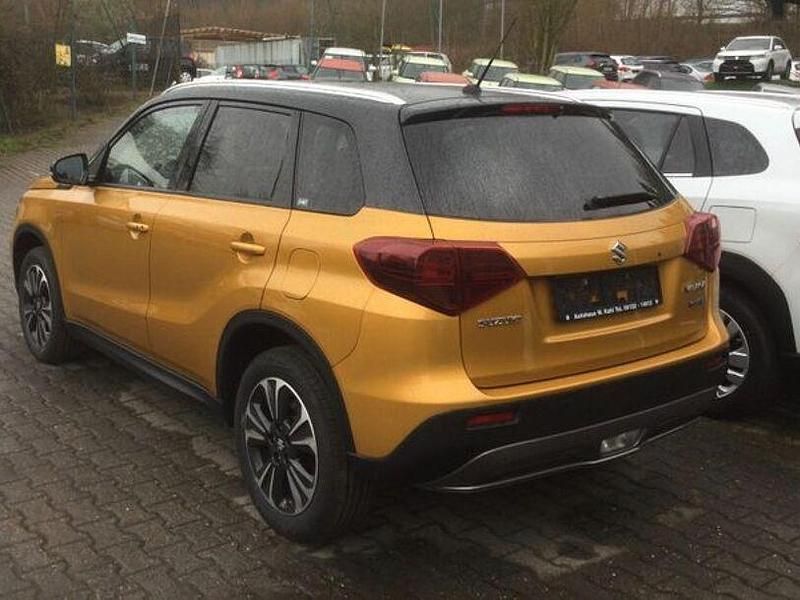 Gebraucht Suzuki Vitara 129 PS (94 kW) 2022 Andere SUV