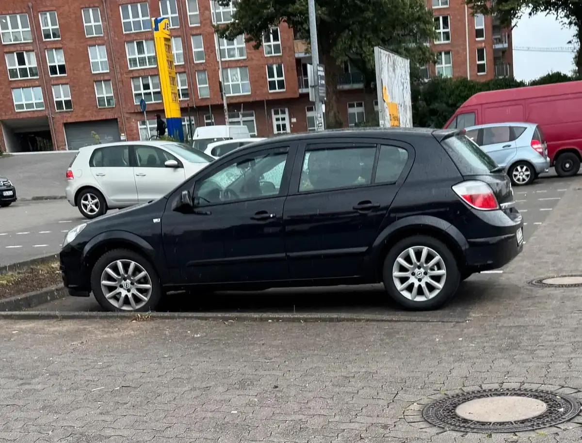 Gebraucht Opel Astra 105 PS (77 kW) 2007 Limousine