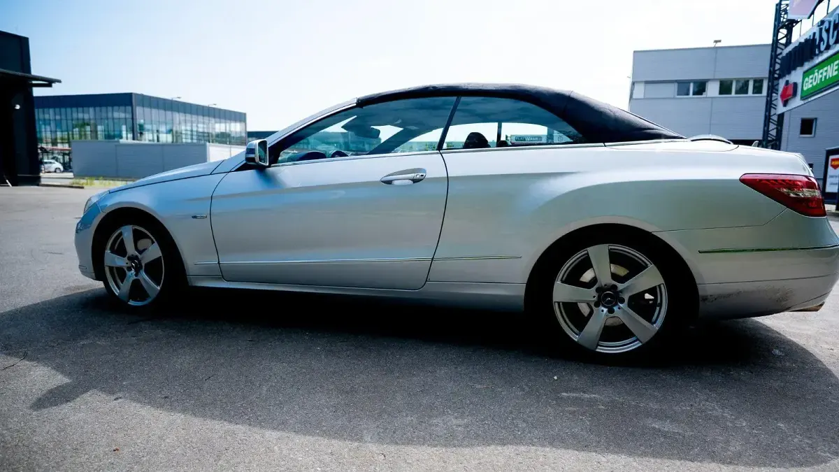 Gebraucht Mercedes E350 265 PS (194 kW) 2010 Silber Cabrio