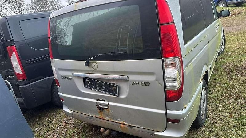 Gebraucht Mercedes Viano 150 PS (110 kW) 2005 Brillantsilber metallic Van / Kleinbus