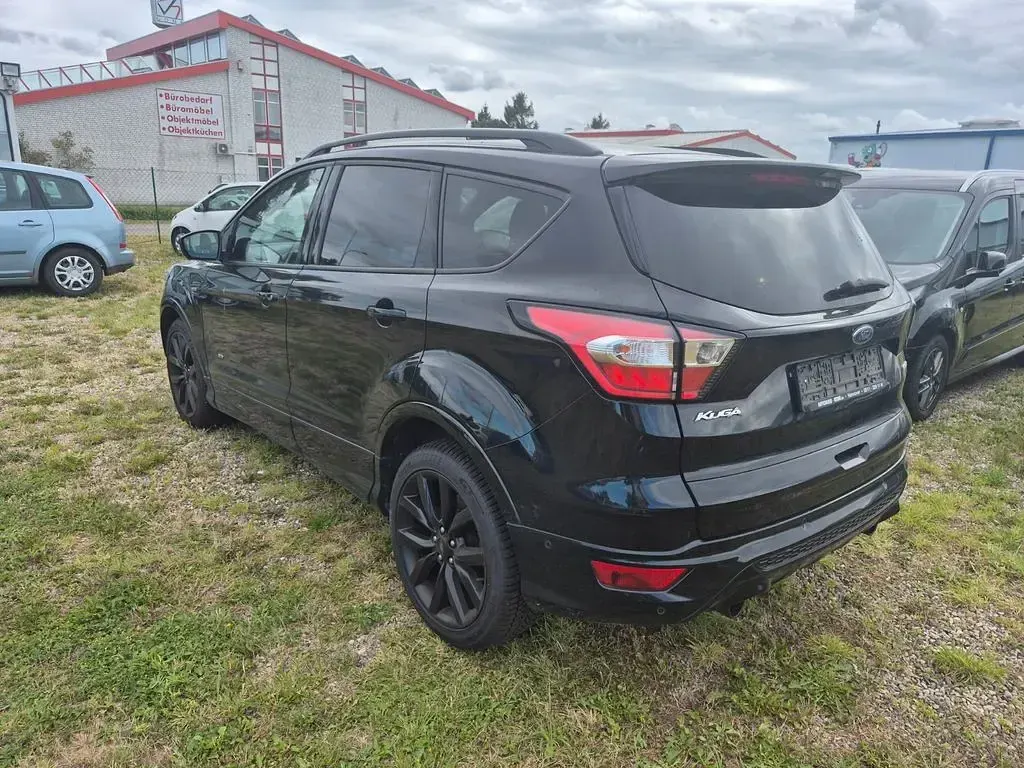 Gebraucht Ford Kuga ST-Line 175 PS (128 kW) 2018 Schwarz SUV