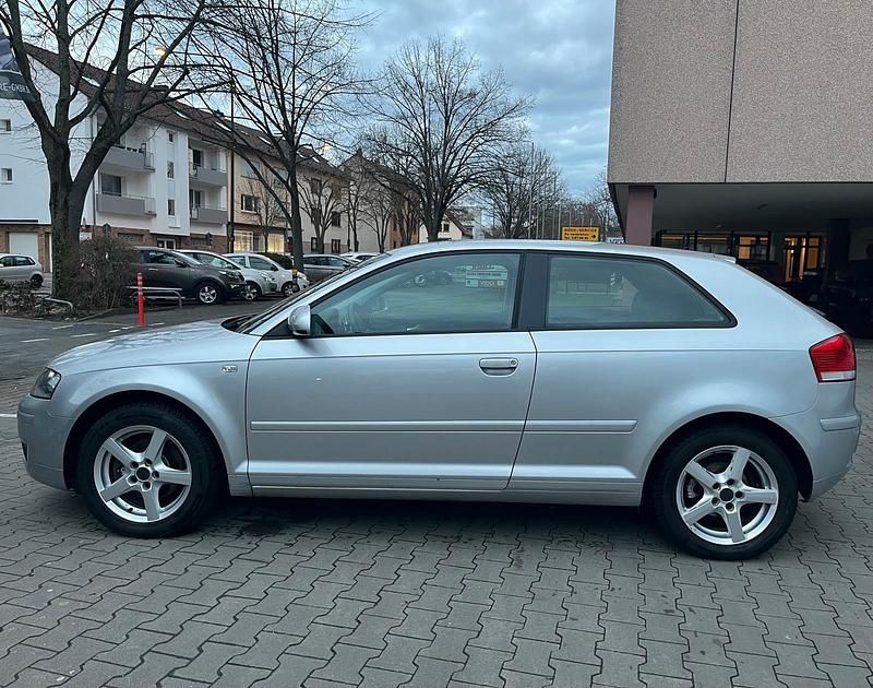 Gebraucht Audi A3 Ambiente 102 PS (75 kW) 2006 Silber Kleinwagen