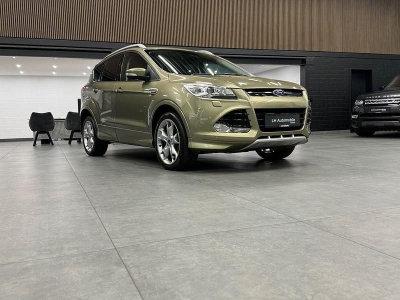 Gebraucht Ford Kuga Individual 182 PS (133 kW) 2015 Grün SUV
