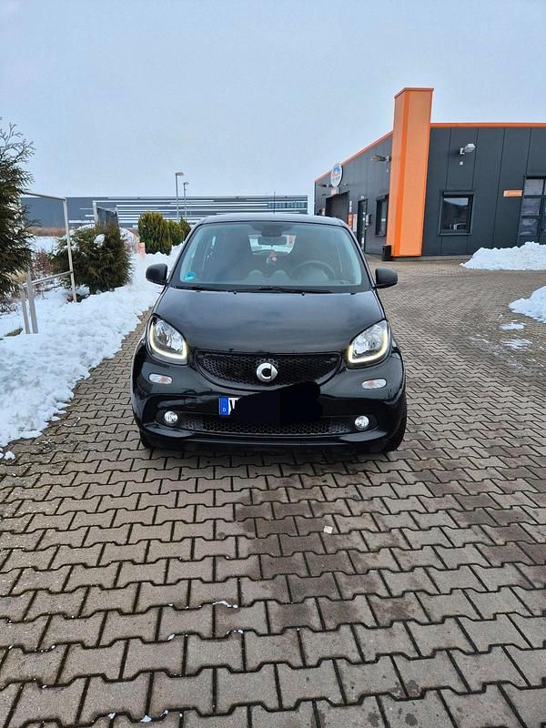 Gebraucht Smart ForFour Passion 90 PS (66 kW) 2019 Schwarz Kleinwagen