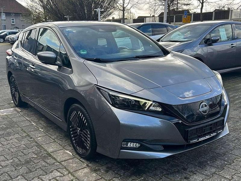 Gebraucht Nissan Leaf 360º 110 kW (150 PS) 2022 Gun metallic (m) Kleinwagen
