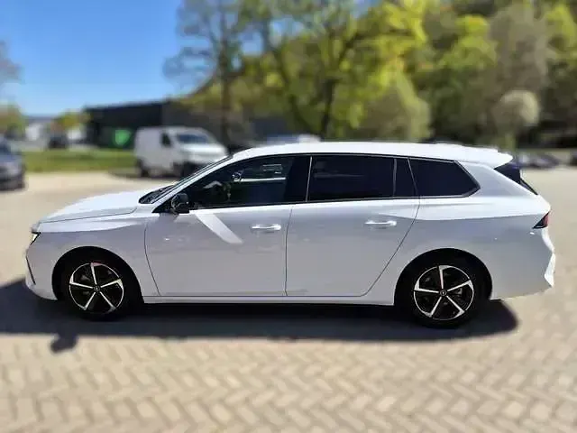 Gebraucht Opel Astra 131 PS (96 kW) 2024 Weiss Kleinwagen
