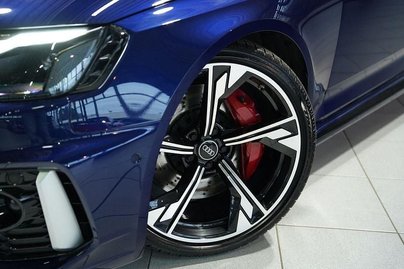 Gebraucht Audi RS4 Ambiente 451 PS (331 kW) 2023 Blau Kombi