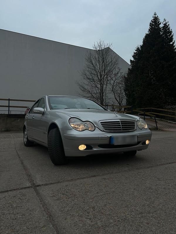 Gebraucht Mercedes C240 Elegance 170 PS (125 kW) 2000 Silber Limousine