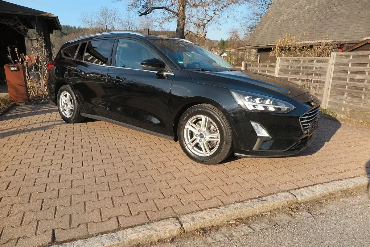 Usado Ford Focus 150 CV (110 kW) 2019 Negro Berlina
