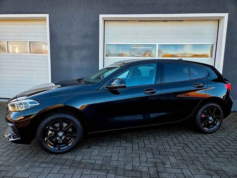 Gebraucht BMW 116 Shadowline 116 PS (85 kW) 2023 Schwarz Kleinwagen