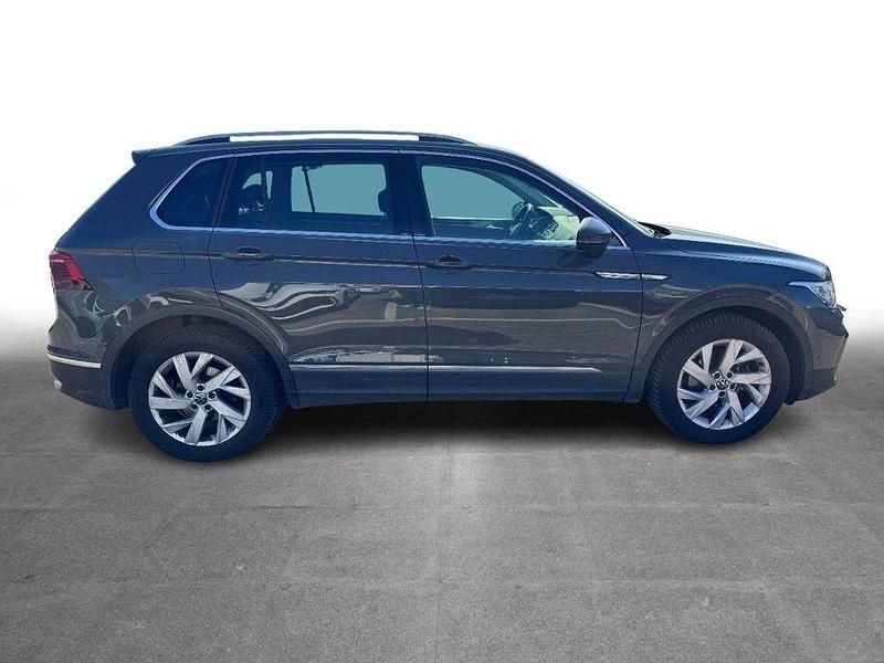 Gebraucht VW Tiguan Elegance 150 PS (110 kW) 2023 Grau SUV